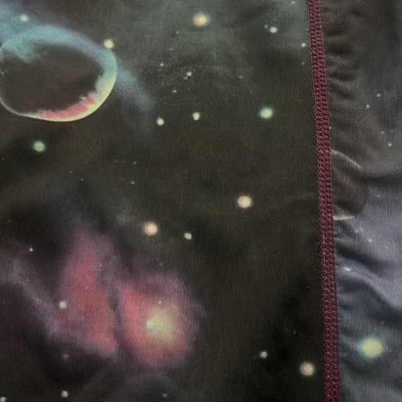 Tank & Galaxy capri length leggings (M) - Picture 6 of 8